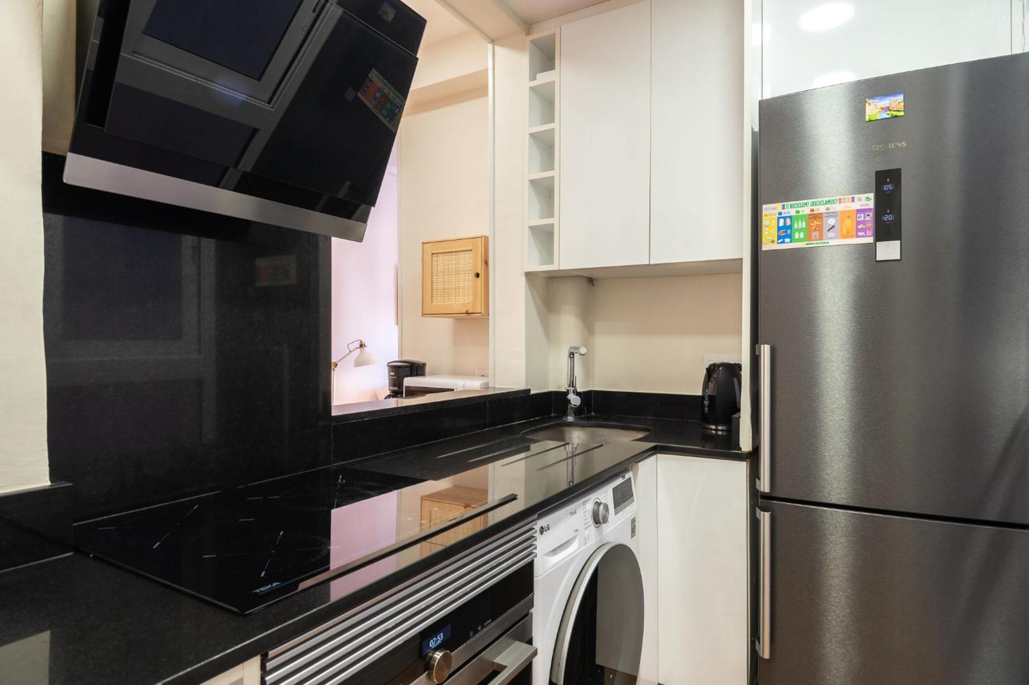 Warmth And Comfort In The Sought-after Eixample Appartement