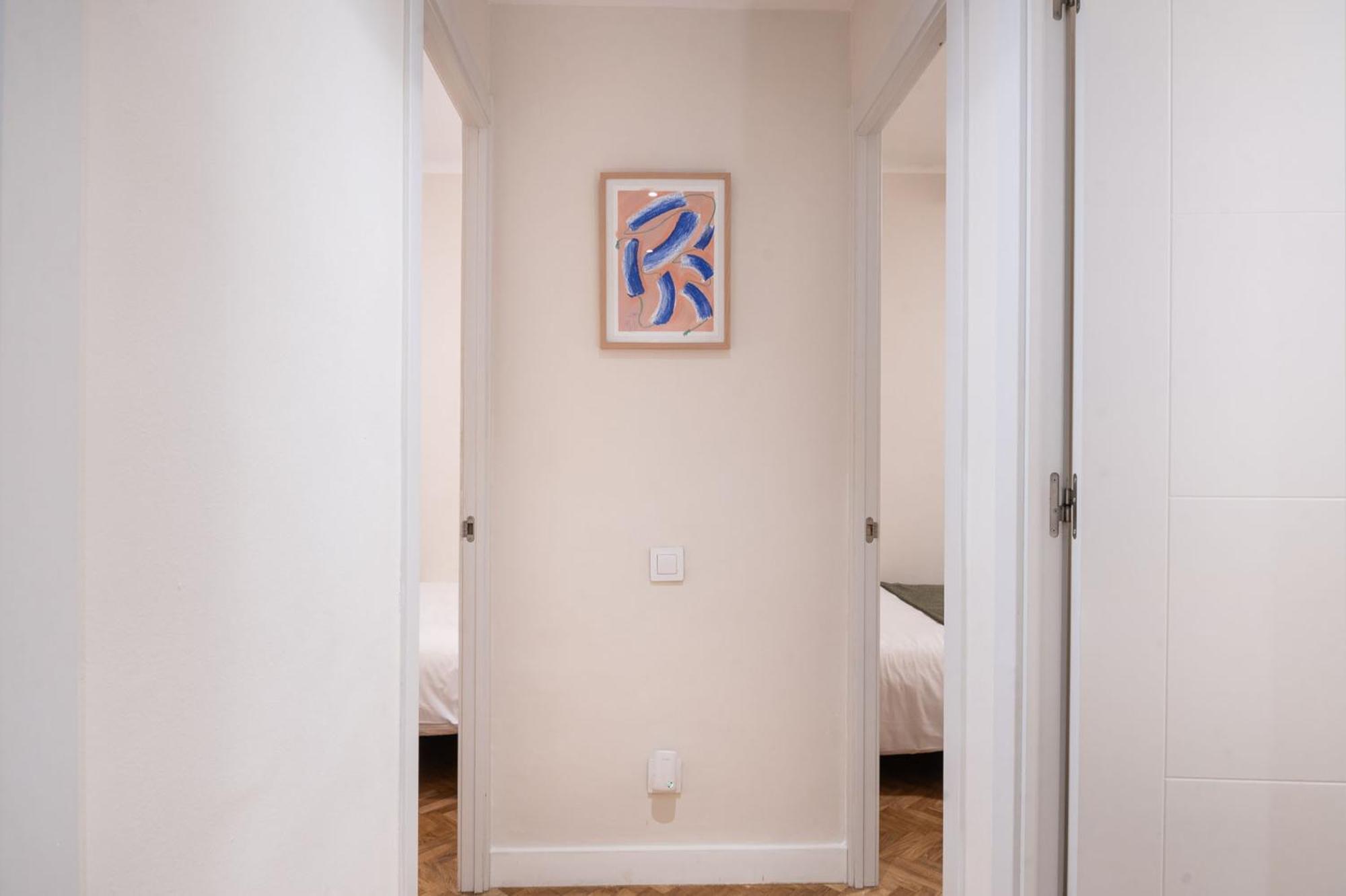 Warmth And Comfort In The Sought-after Eixample Appartement *