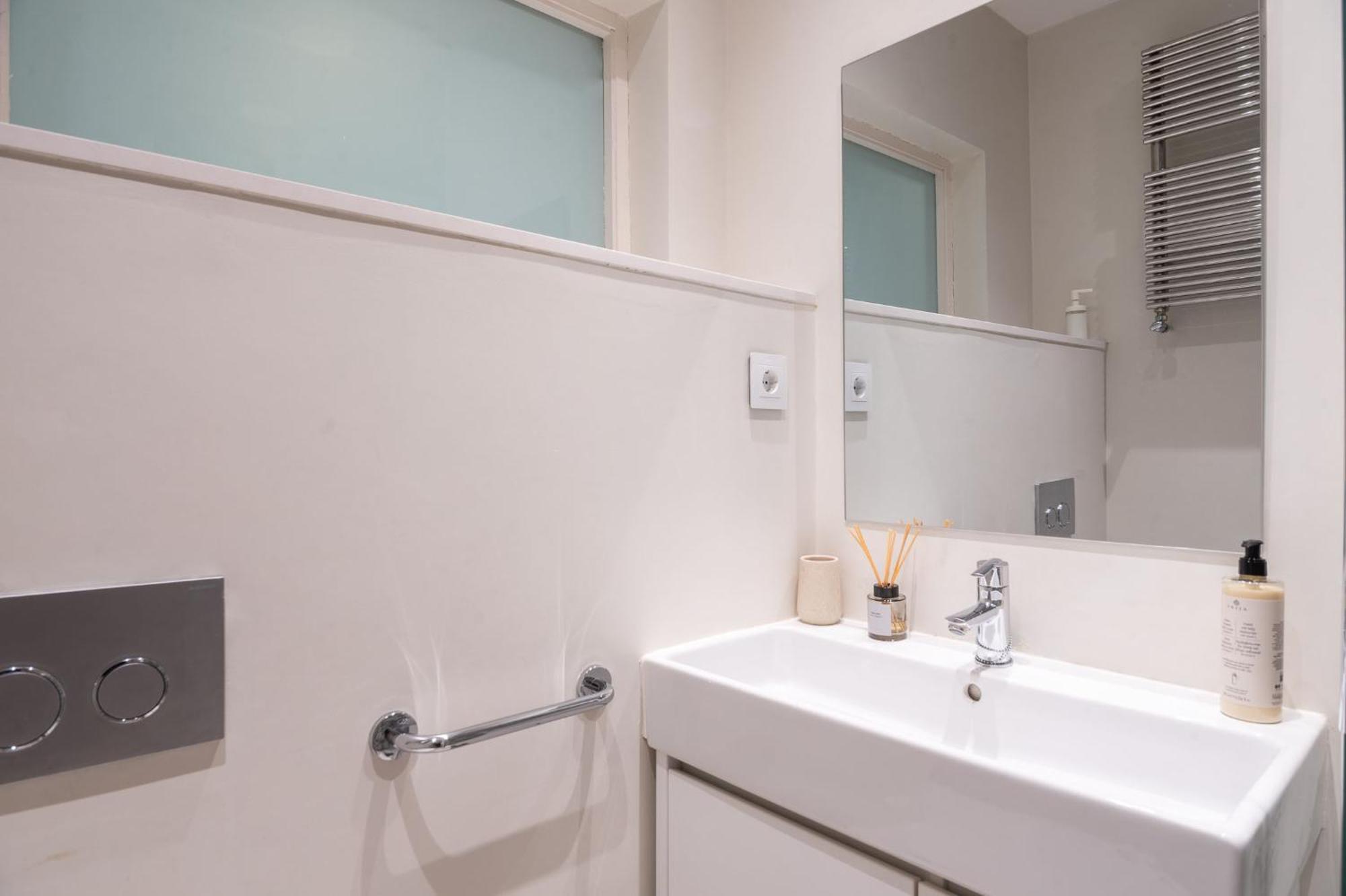 Appartement Warmth And Comfort In The Sought-after Eixample