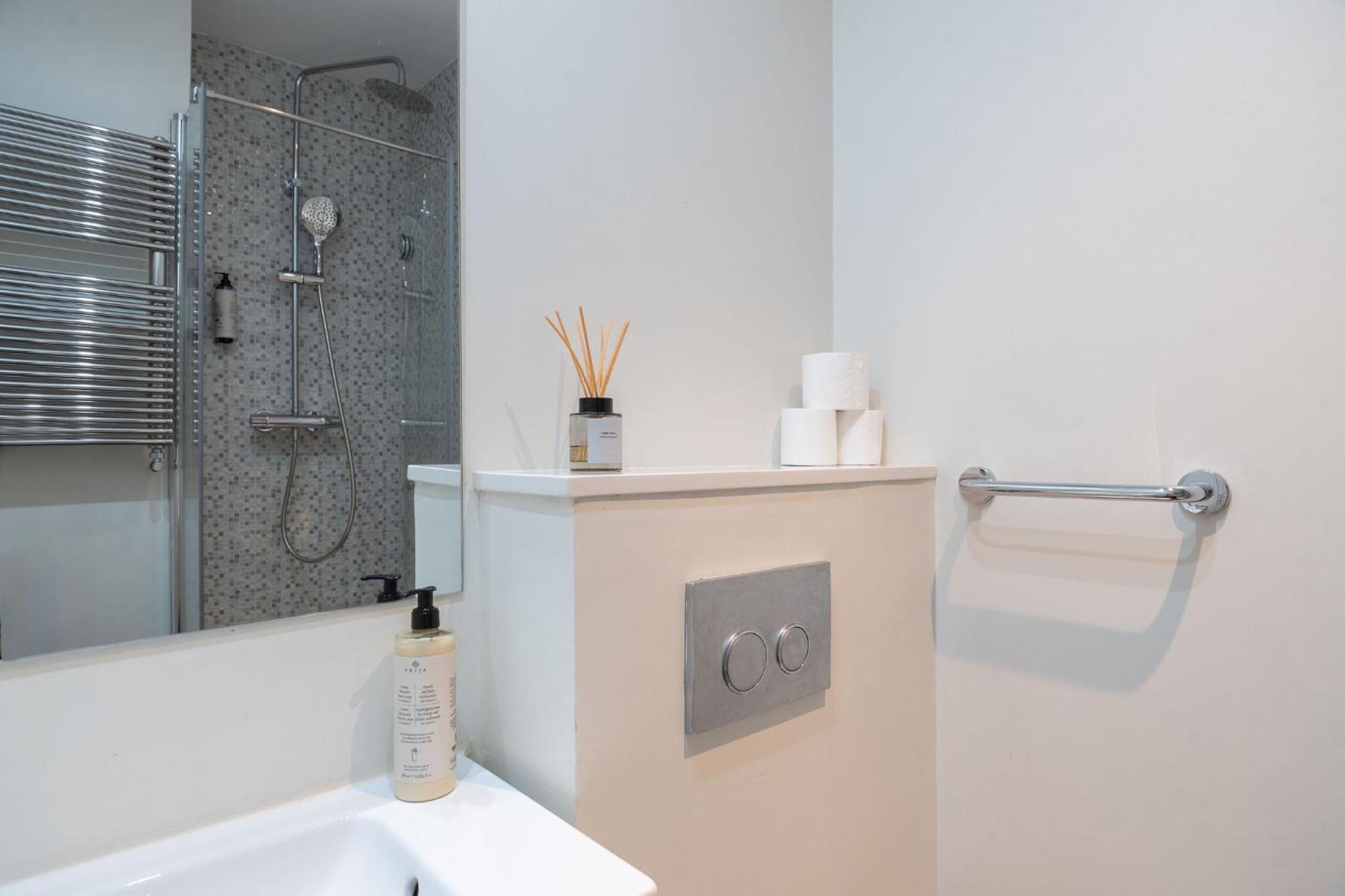 Warmth And Comfort In The Sought-after Eixample Appartement Barcelone
