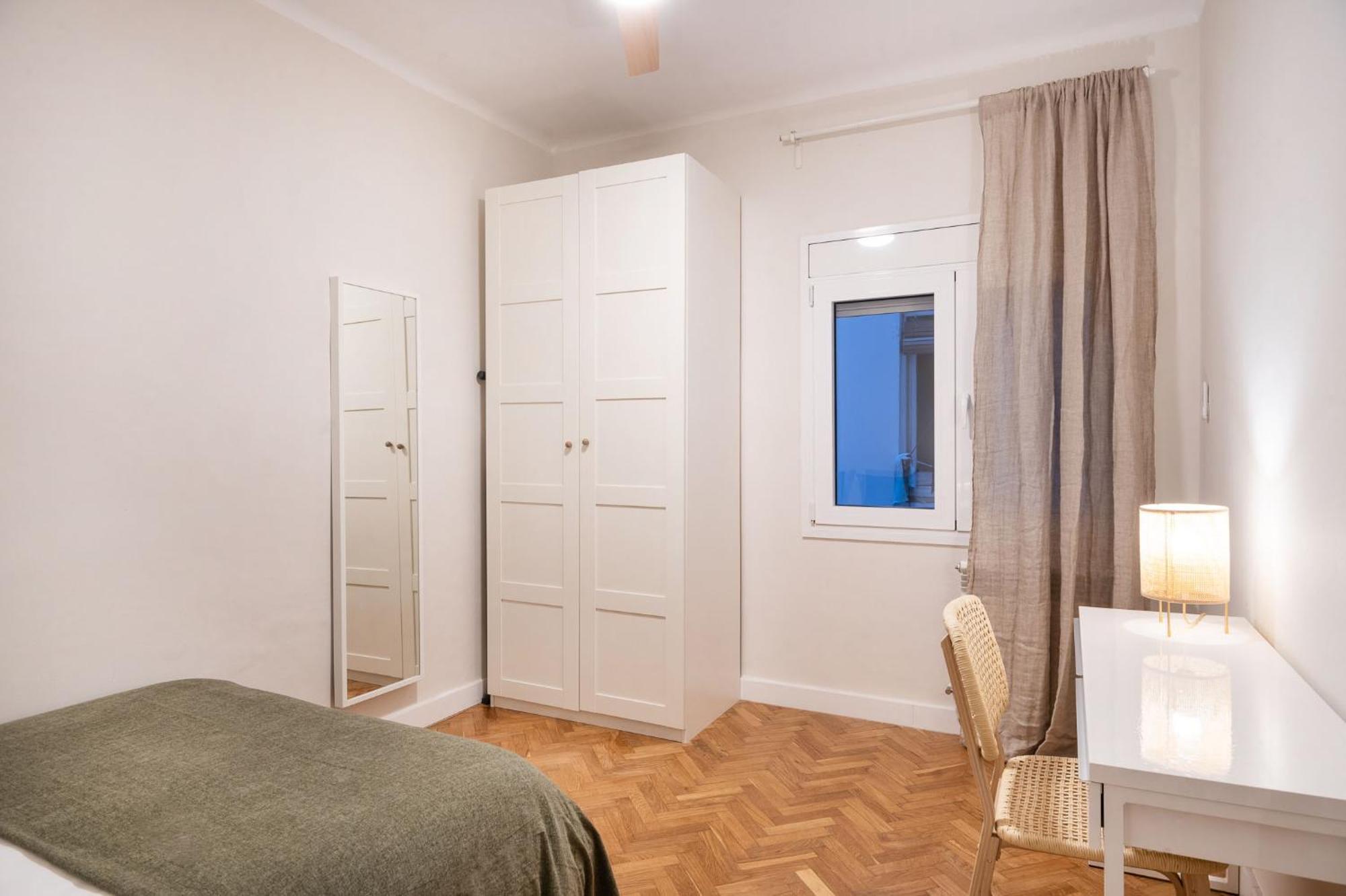 Warmth And Comfort In The Sought-after Eixample * Barcelone